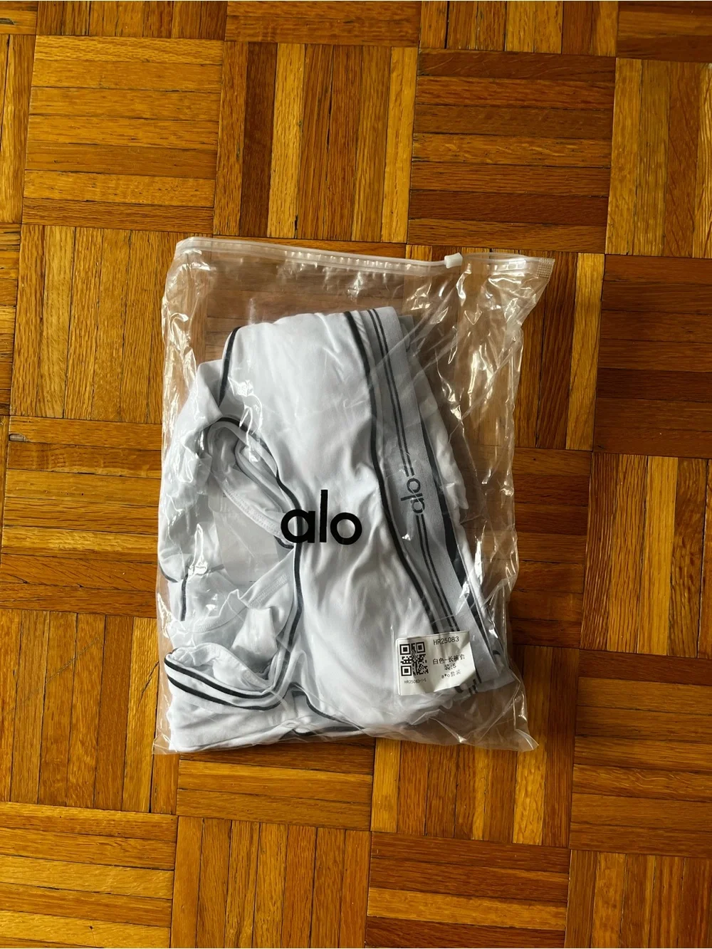ALO Yoga White Sports Bra and Leggings with Black Piping